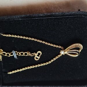 Dior Elegant Gold Necklace with Teardrop Pendant